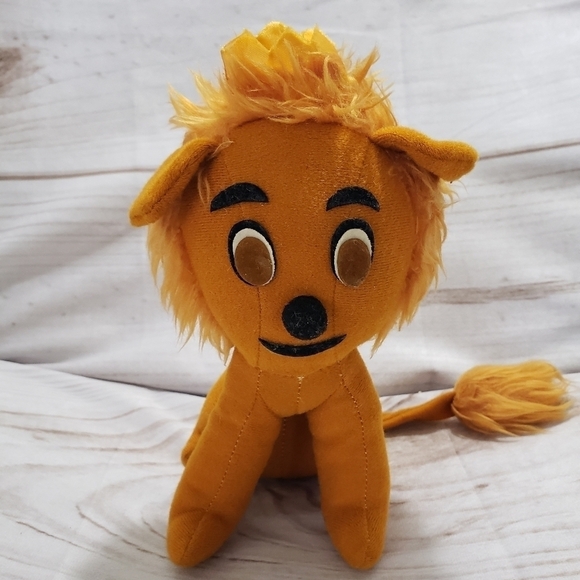 Vintage Steinman Kitshy Lion 7" Plush Stuffed Animal Crown A&J Distributing 70s - Picture 9 of 9